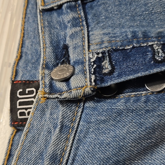 BDG Urban Outfitters Boyfriend Low Rise Distressed Raw Hem 26W - Picture 3 of 10